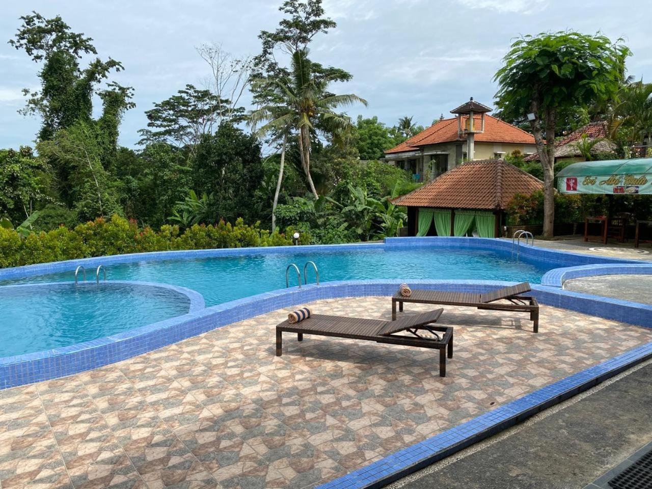 Sri Abi Ratu Villas Sukawati Exterior foto